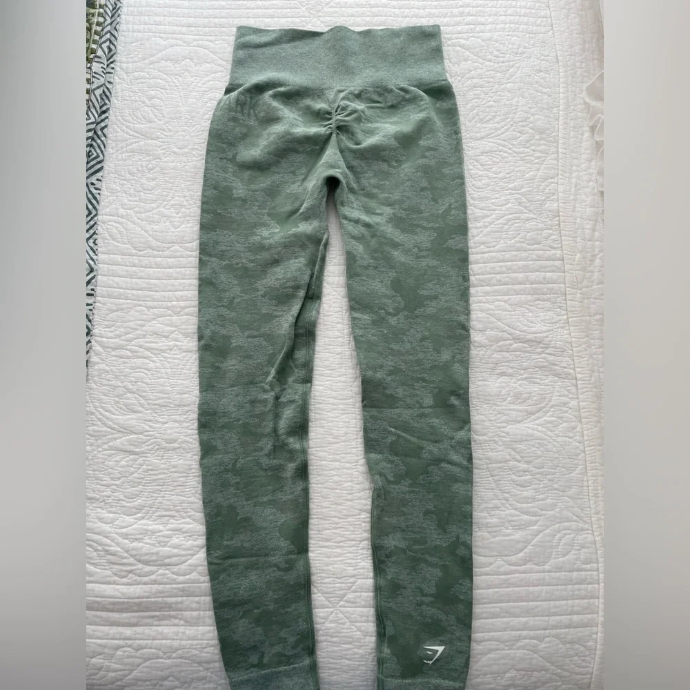 Gymshark Green Camo Leggings - Picture 3 of 3